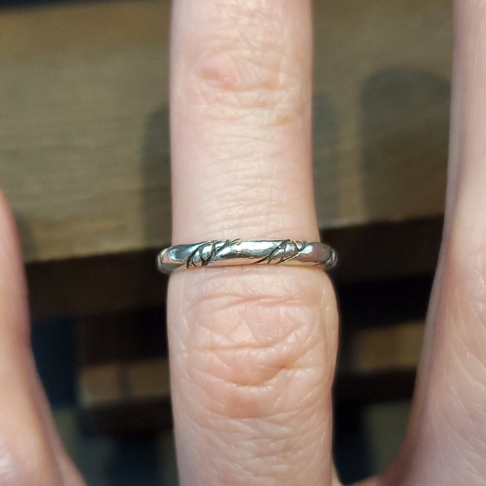 Size 5 925 Sterling Silver Silpada Cool Pattern Ring